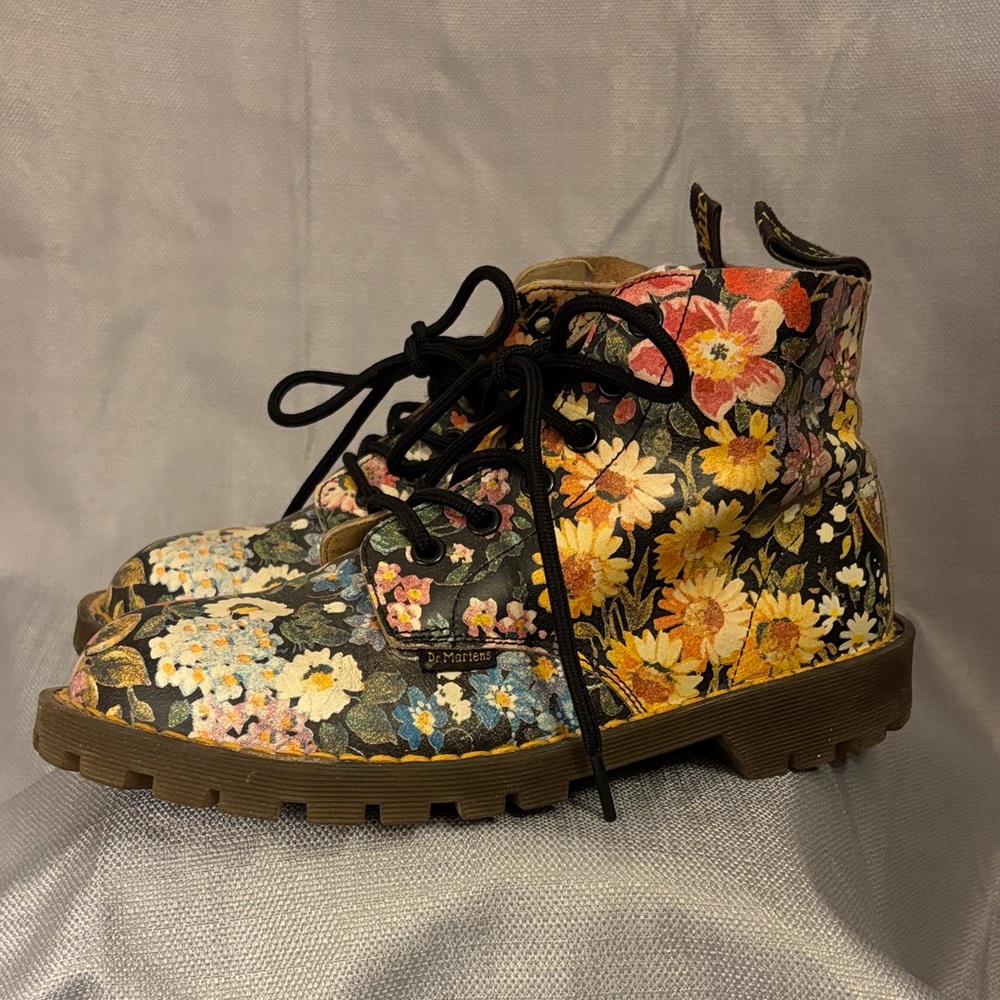 Dr. Martens sienna Miller floral boots